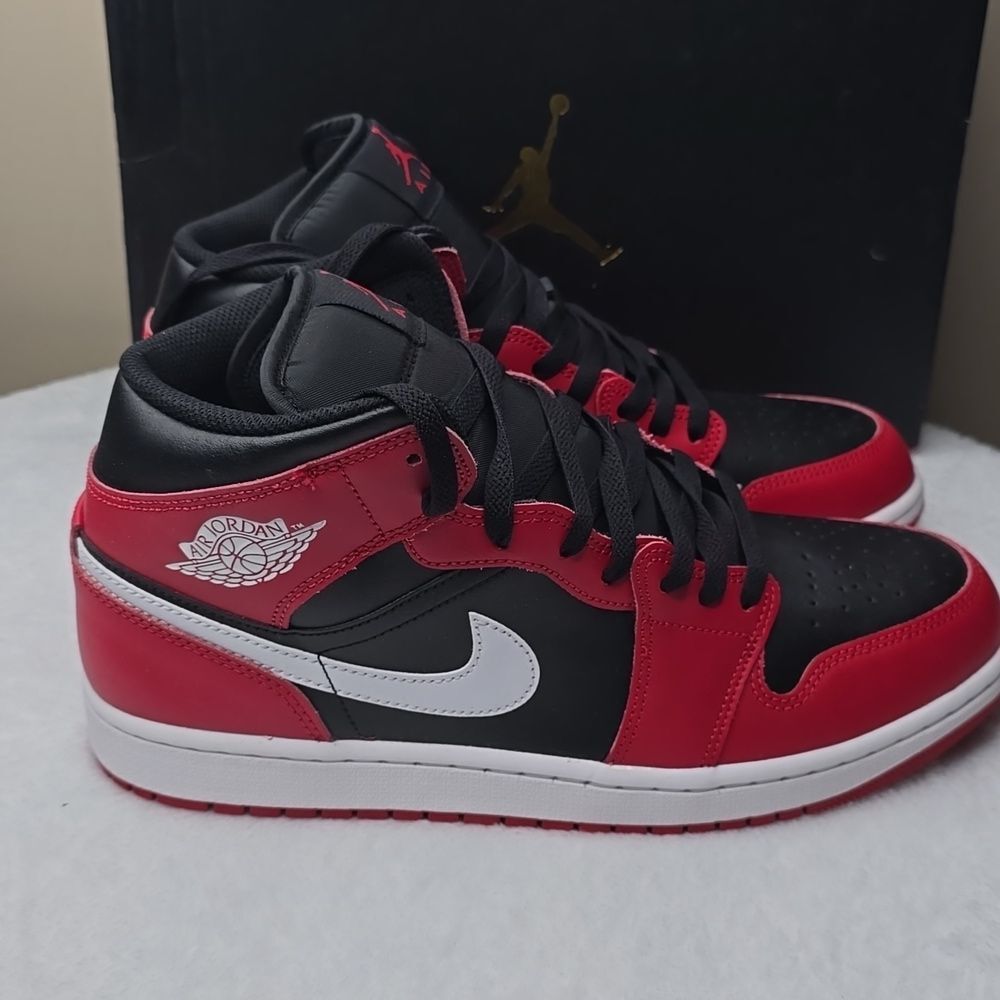 NIB Men's Air Jordan 1 Mid Color: Black/Gym Red/ White Sz 11 - Picture 3 of 13